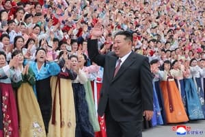 김정은, 여성단체·건설부대 연쇄 격려하며 체제 결속 및 정책 이행 독려