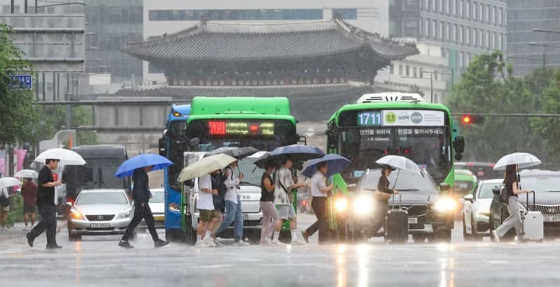 전국 물폭탄 강타, 침수·산사태 비상