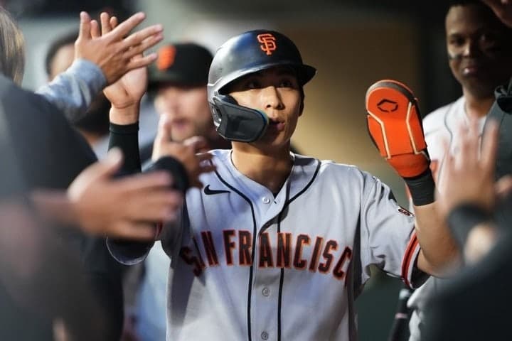 이정후, MLB 후반기 첫 경기서 3안타 맹타…시즌 30호 멀티히트 달성