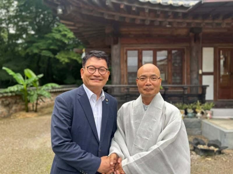 송영길, 자격 논란 털고 선운사 방문…더 큰 책임과 각오로 영남행