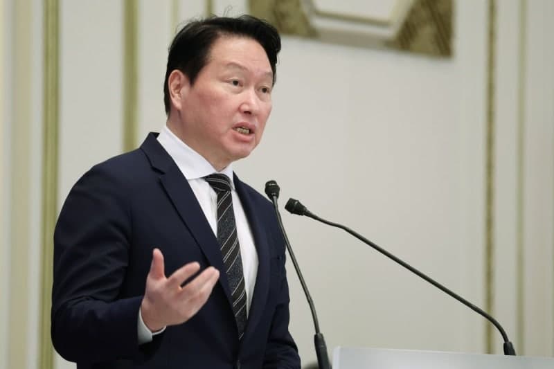 최태원 "내년 반도체 수요 폭증…빠른 증설만이 생명줄"