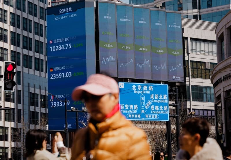 중국 국유기업들, 증시 구원투수로 등판…13조 원 규모 지분 확대 나서