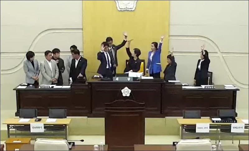 대전 동구의회 민주당 단독 의장단 선출 강행에 국민의힘 원천무효 반발