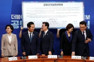 민주당 8·17 전당대회, 정책 경쟁 사라지고 '내전' 양상 치닫는 당권 레이스