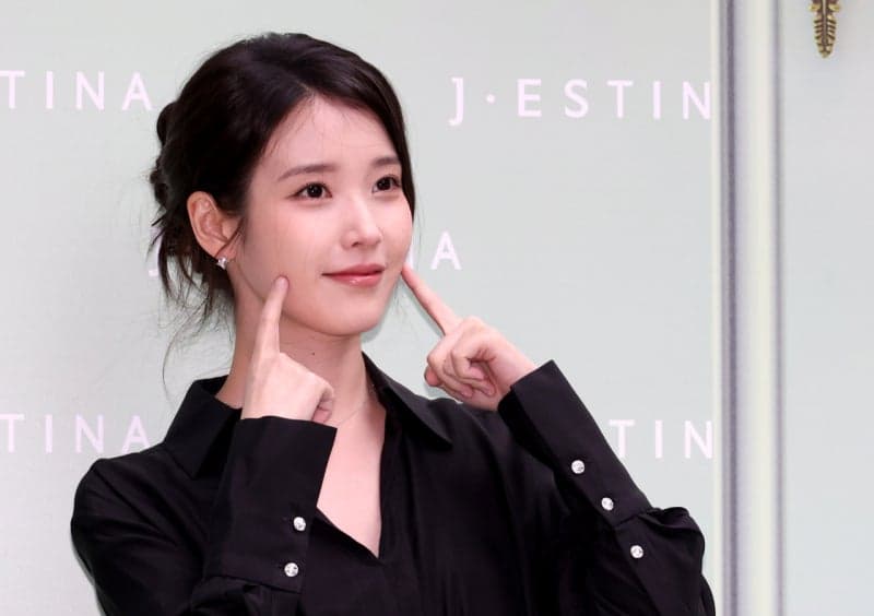 아이유, '이관개방증' 악화로 고양 콘서트 및 6집 발매 연기