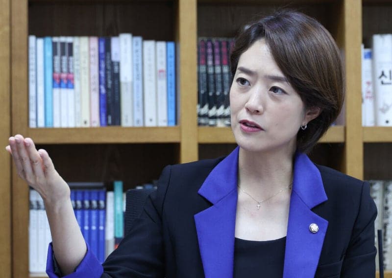 더불어민주당 당권 레이스 점화, '명청대전' 종식과 개혁 과제 두고 격돌