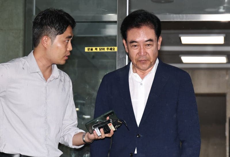"통일교 수사 무마 의혹" 윤희근 전 경찰청장 특검 출석… "허무맹랑한 프레임"
