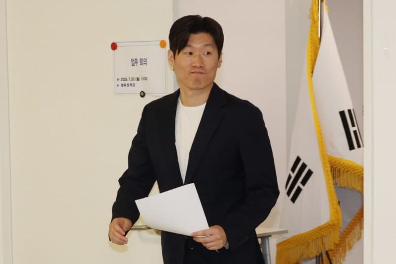 박지성이 뭘 안다고 저격에… 박지성 "자리에 맞지 않는 언행" 정면 반박