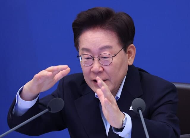 이재명 대통령 “경영권 행사까지 쟁의 대상 삼으면 끝없어…명확한 기준 마련해야”