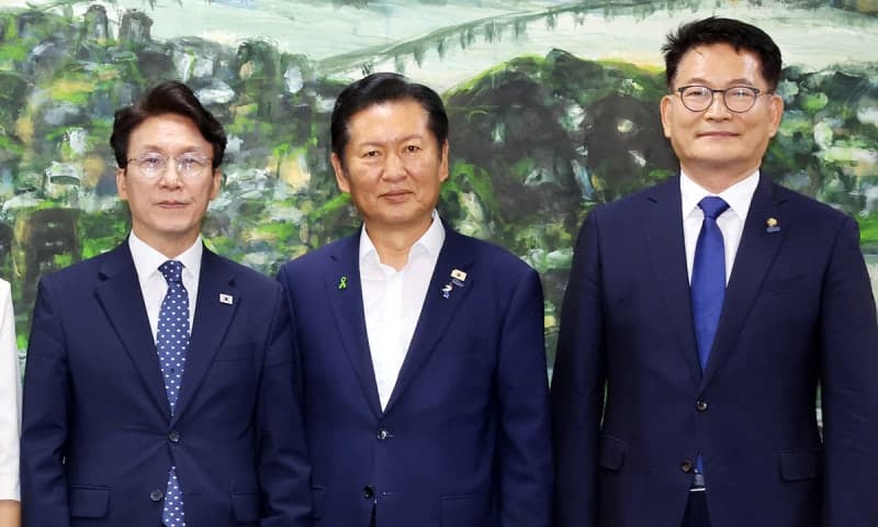 민주당 당권 주자들 '반명 분열주의' 공방 격화…신천지 의혹까지 난타전