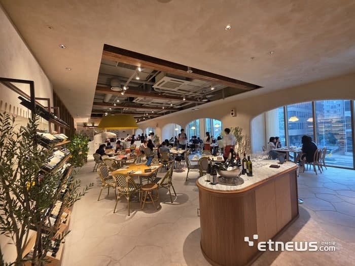 CJ푸드빌, '올리페페' 강남점 오픈…외식 포트폴리오 확장 가속