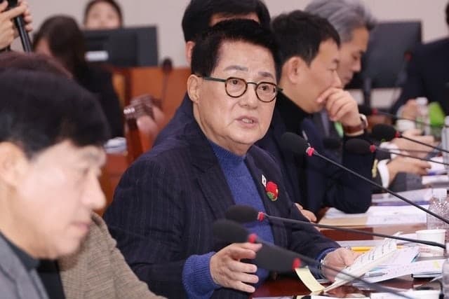 박지원 "유시민은 고장난 녹음기…내란 청산 위해 단결해야"