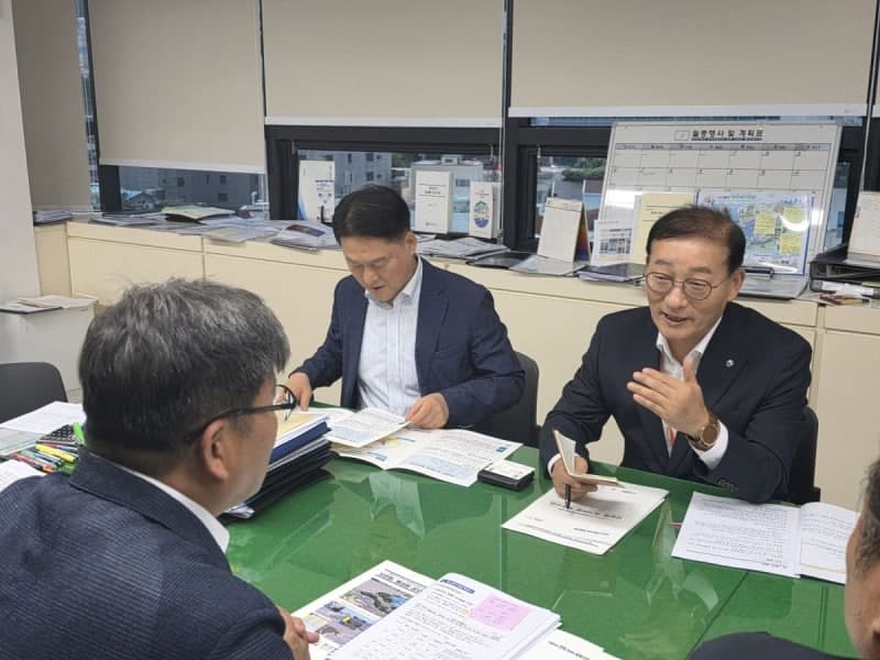 이재각 진도군수, 해양수산부 찾아 서망항 확장 등 현안 사업 건의