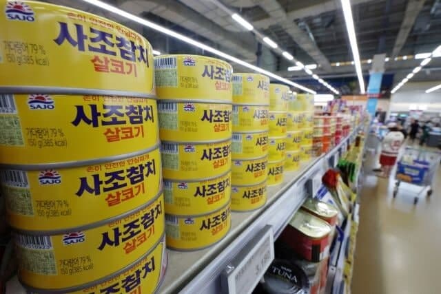 먹거리 물가 비상…코카콜라·햇반·참치캔까지 줄인상 현실화