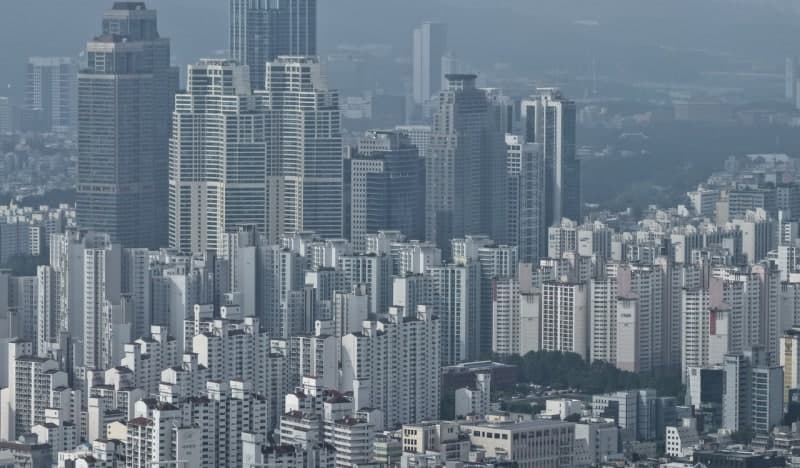 서울 아파트값 1년 새 13% 폭등…임대차 시장은 월세가 전세 추월