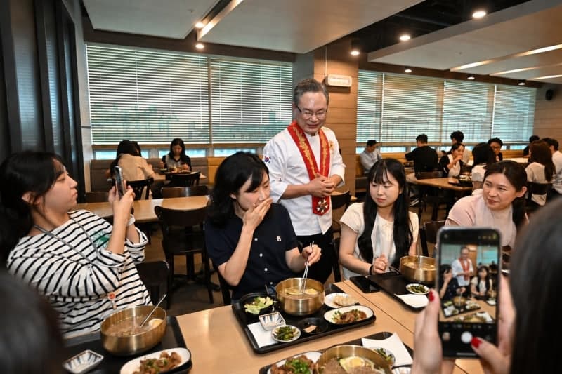 삼성웰스토리, 대한민국 조리 명장 안유성과 손잡고 급식·식자재 경쟁력 강화