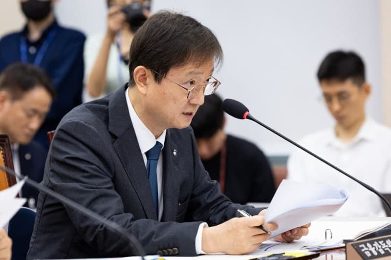 홈플러스 2000억 긴급자금 논란…MBK 책임 회피 비판에 금감원 제재 속도