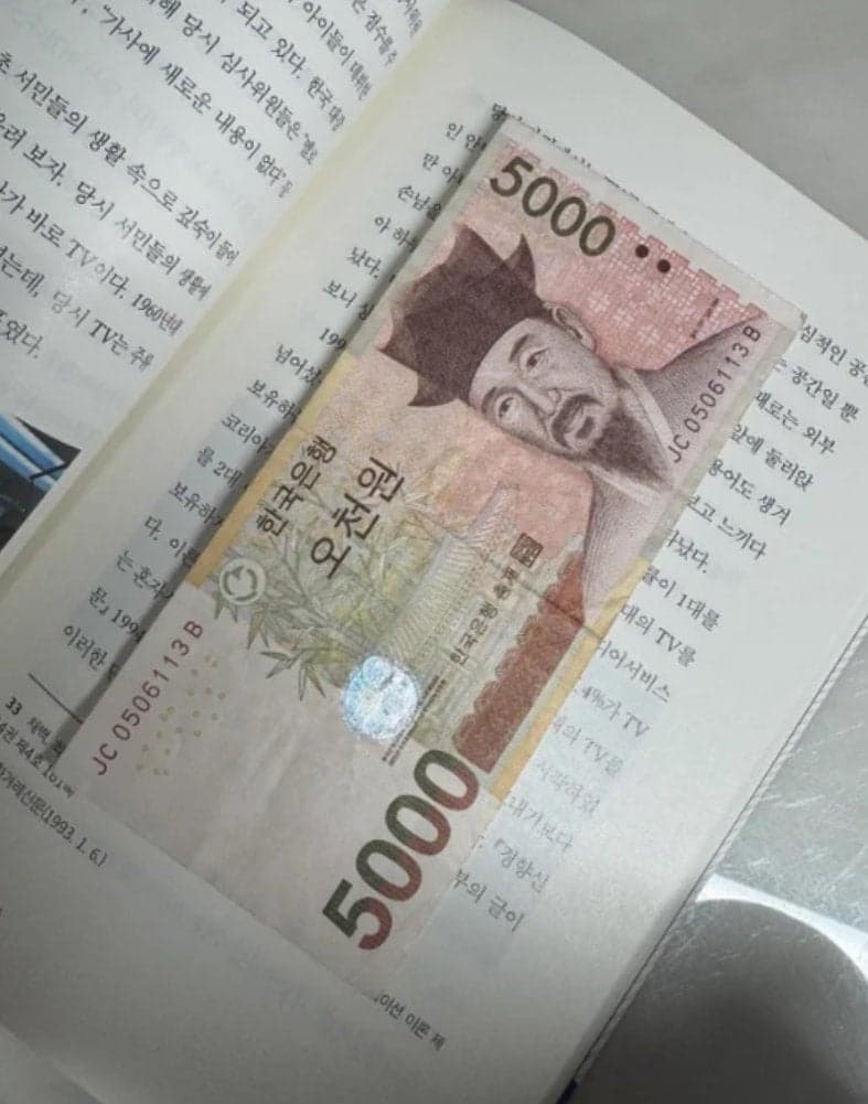 “뭐라도 사 먹어요” 울던 20대 승객에게 5000원 건넨 부산 택시 기사