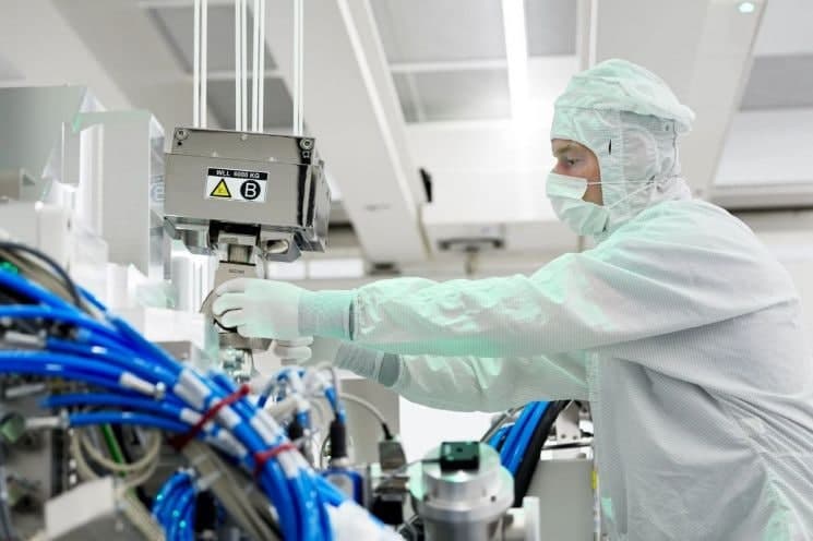 퇴사하지 마세요…ASML, 장기근속 직원에게 5000만원 보너스 지급
