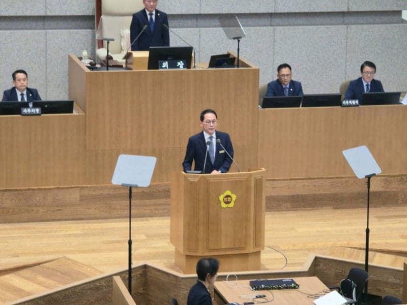 경기도의회 여야 대표연설…민주 "6대 비전" vs 국힘 "채무 7조 정상화"
