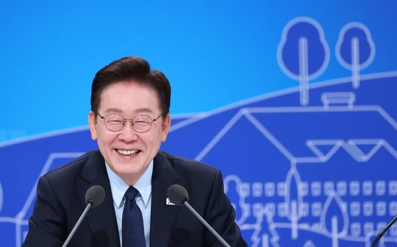 이재명 대통령 "1주택자 양도세 감면 무한대 문제, 제한 방안 검토 필요"