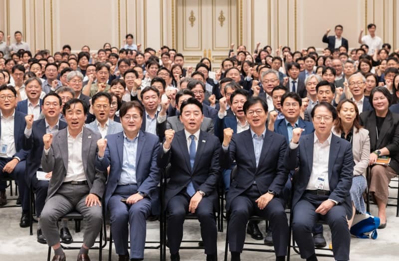 강훈식 비서실장 "원팀 넘어 '유나이티드 청와대'로…2년 차 도약"