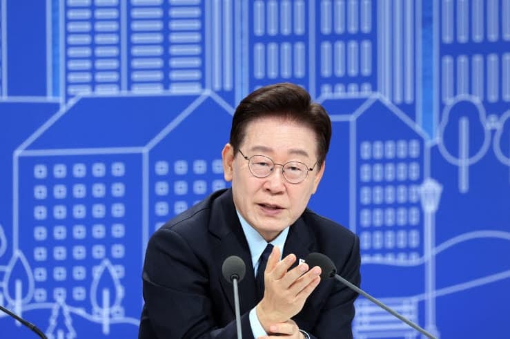 이재명 대통령 "결혼하면 손해 보는 '결혼 페널티' 전면 조사해 없애겠다"