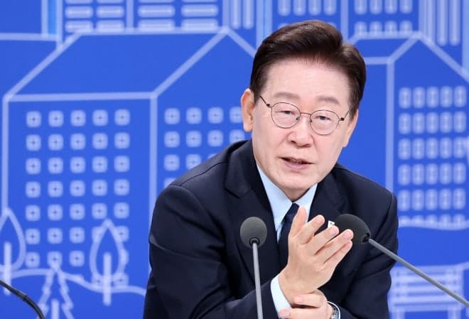 이재명 "부동산 세제·금융·공급 전면 손질"…정치적 부담 감수하고 고강도 개편 예고