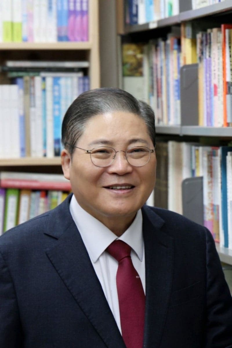 성경 속 인물 95인을 시로 만나다…소강석 목사 ‘유리거울의 시편들’ 출간