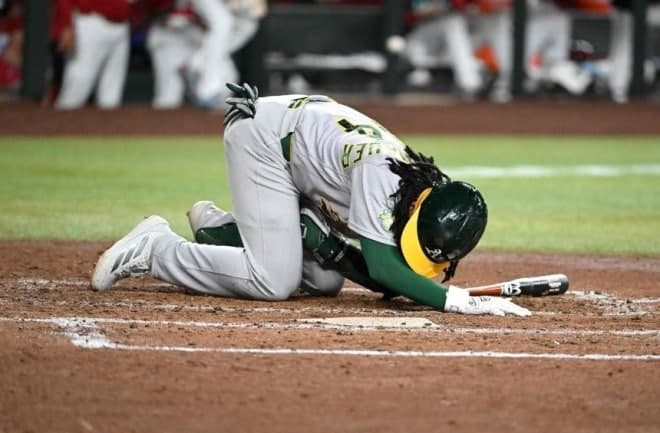 파울 타구에 고환 파열된 MLB 신인, 안타 투혼 끝에 응급 수술