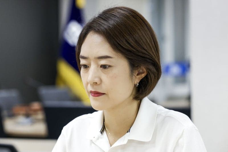 고민정 "정청래, 왕관의 무게 견뎌야…文이라면 끝까지 참았을 것"