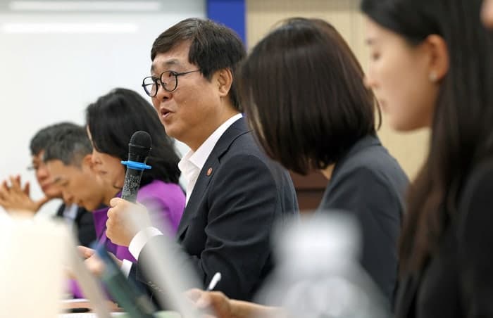 최휘영 문체부 장관 "AI 콘텐츠 시장 선도 위해 적극 지원할 것"