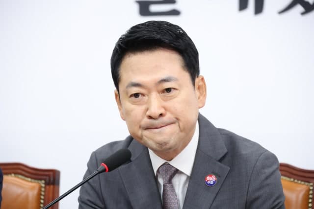 장동혁 "이재명 대통령 분당 아파트 '더불어근저당' 의혹, 매수인 관계 밝혀라"