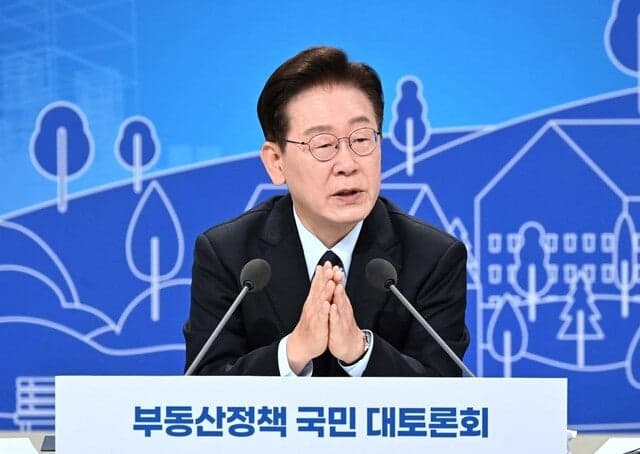 이재명 대통령 "부동산 정점 우려…공급 한계 속 금융의 공적 역할 강조"