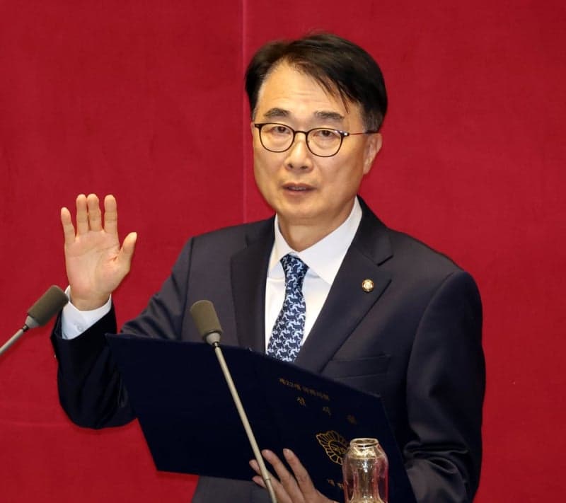 국정원 출신 김준환 의원, ‘안보위해세력 명단’ 공방에 “정보기관 자세 망각했다”