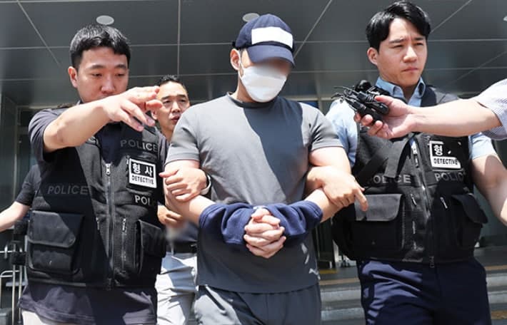 30억대 동탄 전세사기 혐의 검찰 수사관, 구속 심사 출석하며 묵묵부답