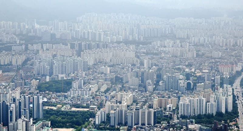 이재명 대통령, 부동산 세제 전면 재설계… 보유세 3배 인상 및 법률 명기 예고