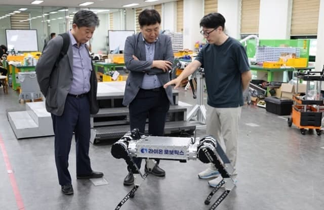 김영신 기정원장, 4족 보행 로봇 '라이온로보틱스' 현장 방문해 R&D 성과 점검