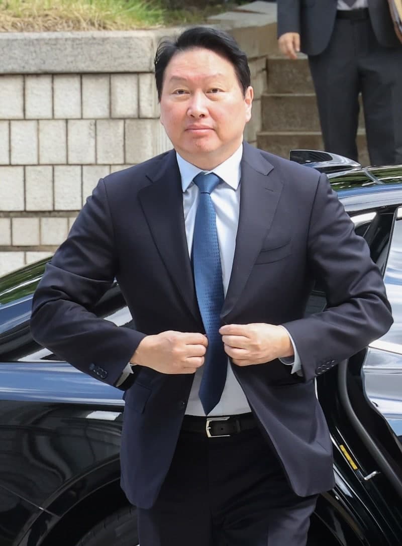 최태원 SK 회장, 노소영 관장에 9440억 재산분할 판결…경영권은 유지