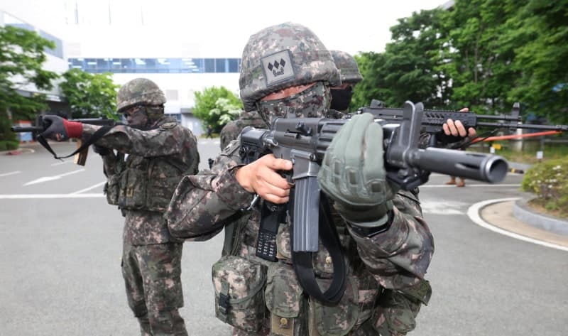 CCTV로 불침번 대체한다…국방부 부대관리훈령 개정 추진