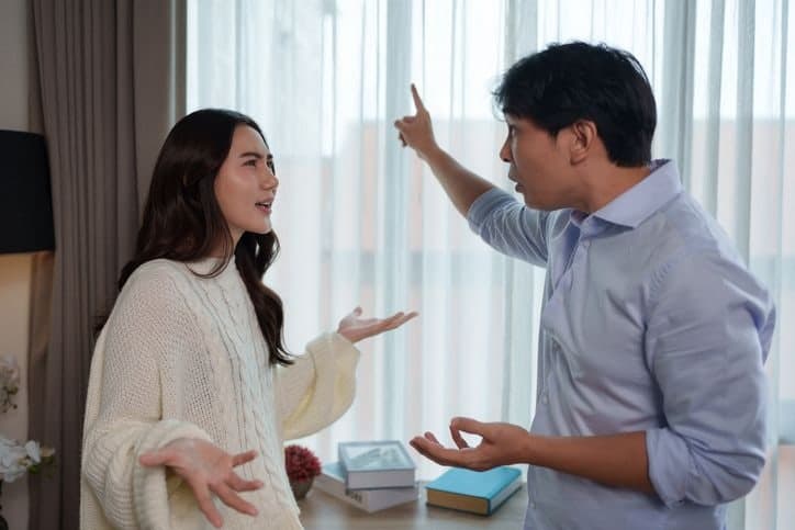 자녀 성씨 결정 갈등에 혼인신고 보류한 부부, 모계 성씨 고집하는 아내와 남편의 고민