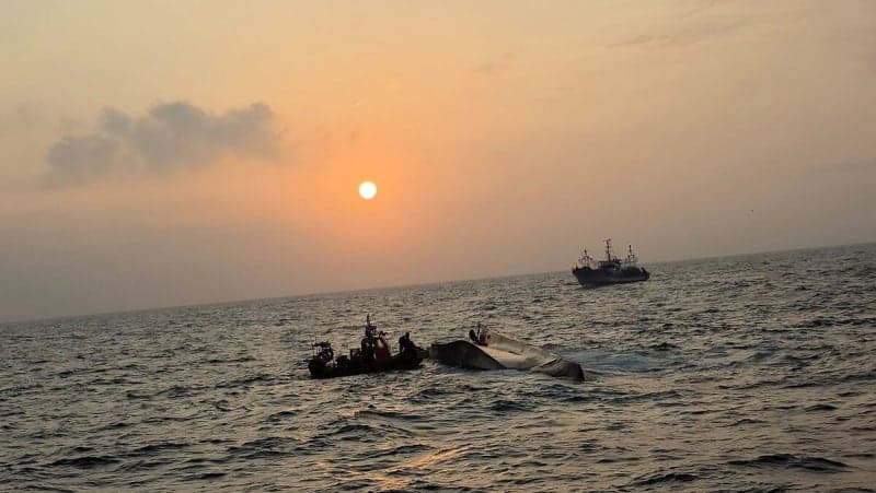 충남 보령 외연도 해상서 24t급 어선 전복…선원 1명 실종