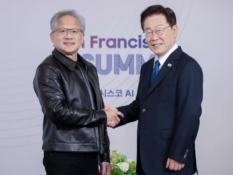 젠슨 황 엔비디아 CEO와 이재명 대통령, 5천억 달러 규모 파트너십 발표