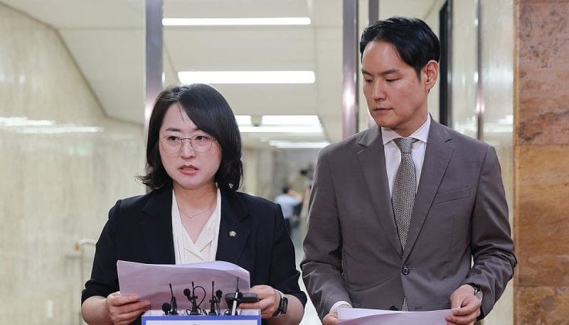 더불어민주당, 검찰 보완수사권 폐지 형사소송법 개정안 당론 채택