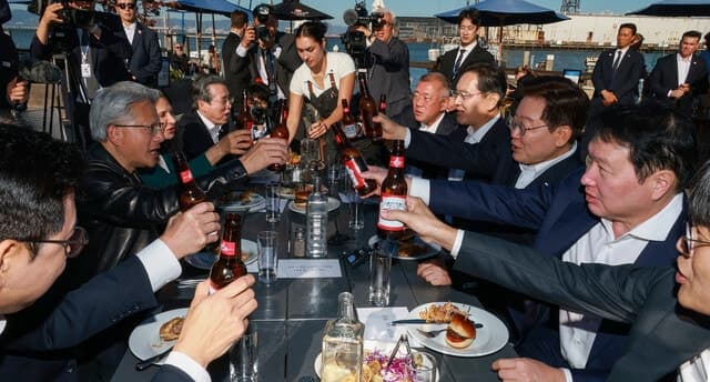이재명 대통령, 젠슨 황 등 글로벌 AI 리더들과 샌프란시스코서 '깐부 회동'