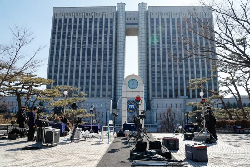 LG디스플레이 국가핵심기술 中 유출한 전 직원들 1심서 실형 선고
