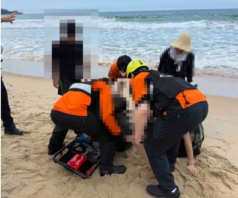 강원 고성 해수욕장서 잇단 수난사고…구조 나선 군인 등 3명 심정지