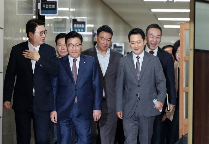 장동혁의 ‘징계 정치’ 윤리위 내홍에 제동…쇄신안으로 반전 모색