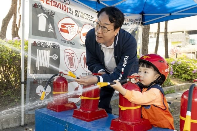 화성시, 전국 첫 취약계층 영유아 보험 지원…'보험 수저'로 의료 격차 줄인다