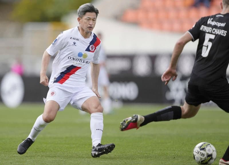 59세 세계 최고령 프로축구 선수 미우라, 4년 만에 공식전 득점포